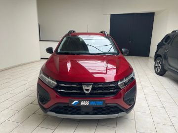 Car image 3