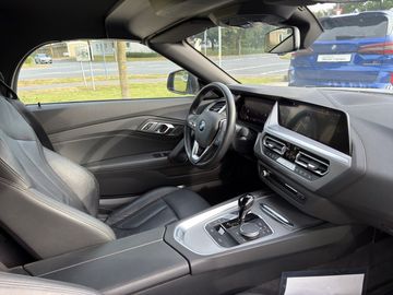 Car image 13