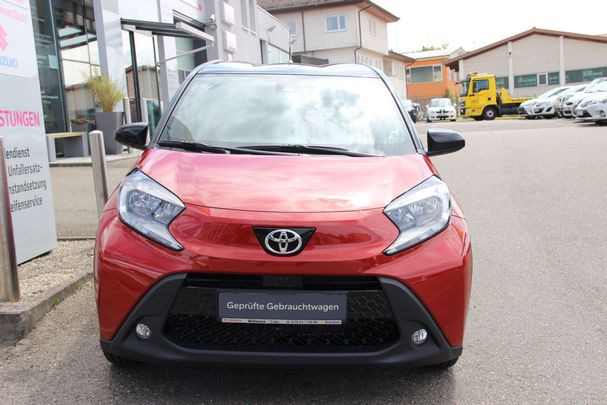 Toyota Aygo X 1.0 53 kW image number 2