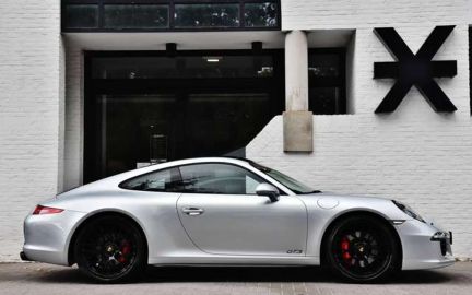 Car image 4