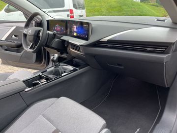 Car image 37