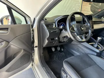 Car image 23