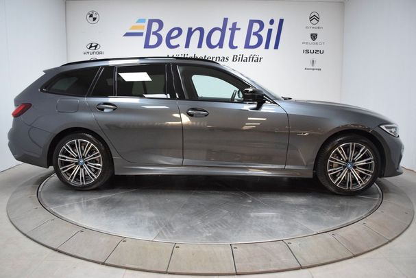 BMW 330 e Touring M Sport xDrive 216 kW image number 10