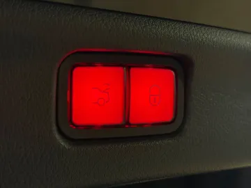 Car image 34