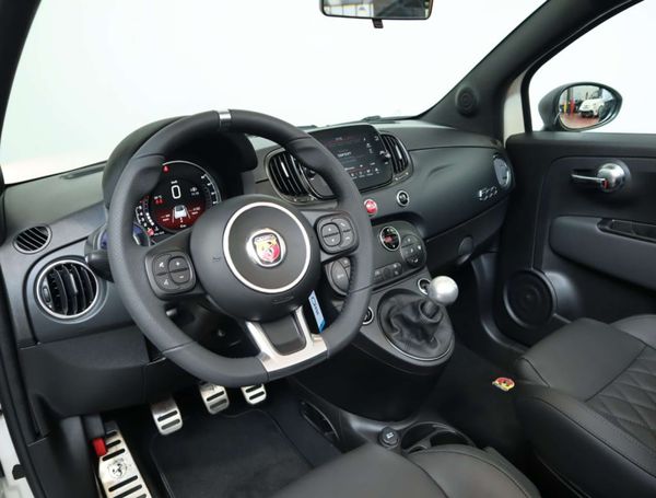 Abarth 595C 1.4 T Jet 165 Turismo 121 kW image number 9