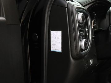 Car image 34