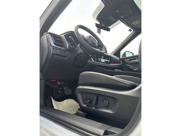 Car image 38