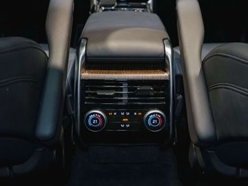 Car image 37