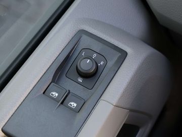 Car image 41