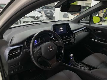 Car image 10