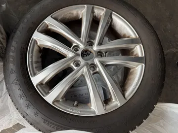 Car image 25