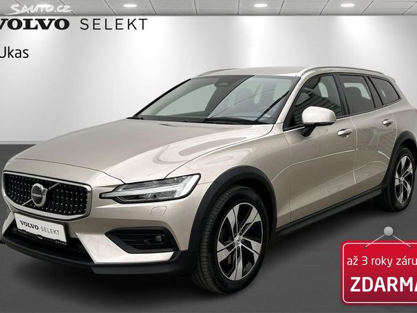 Volvo V60 Cross Country AWD B4 145 kW image number 1