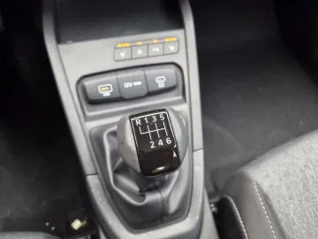 Car image 26