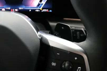 Car image 49