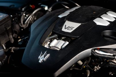 Car image 30