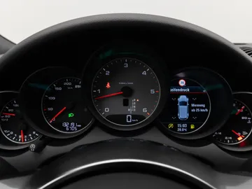 Car image 40