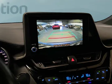 Car image 28