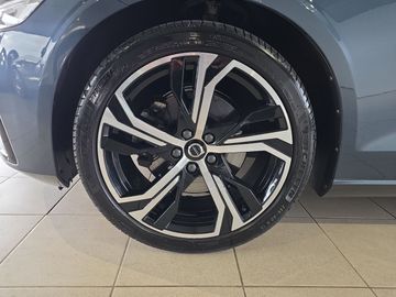 Car image 33