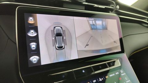 Car image 15