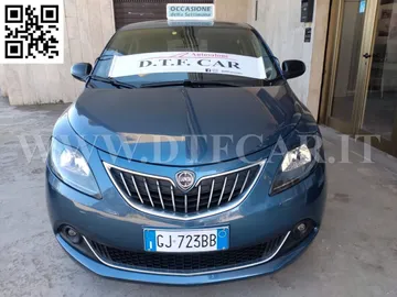 Car image 4