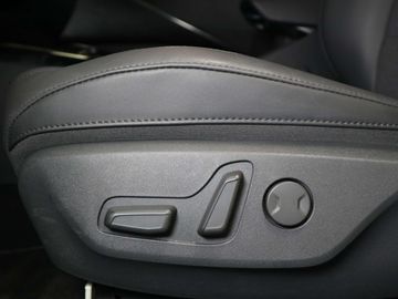 Car image 37