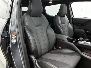 Car image 47