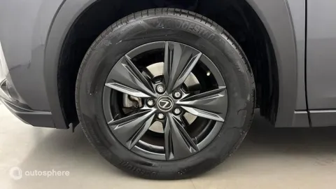 Car image 20