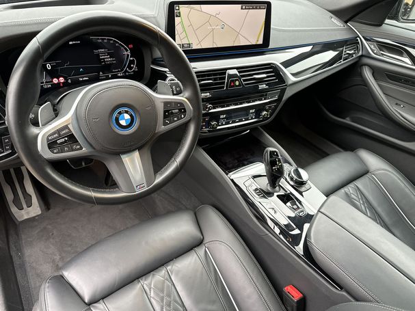 BMW 530 Touring xDrive 215 kW image number 13