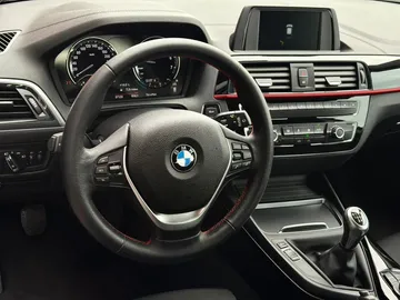Car image 35