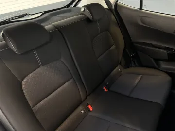 Car image 34