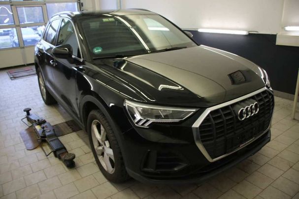 Audi Q3 TFSIe S-line 180 kW image number 2