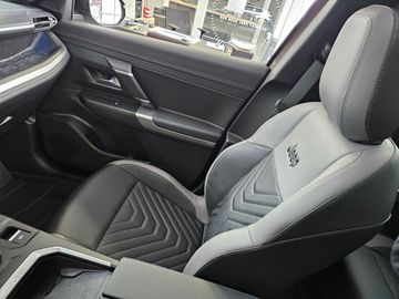 Car image 27