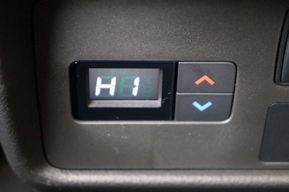 Car image 32