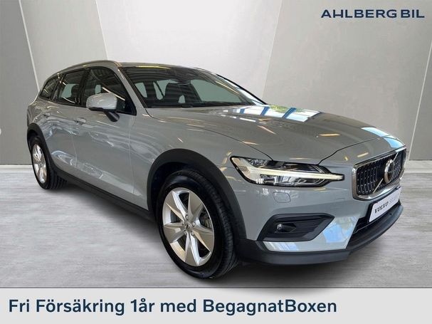 Volvo V60 Cross Country AWD B4 147 kW image number 2