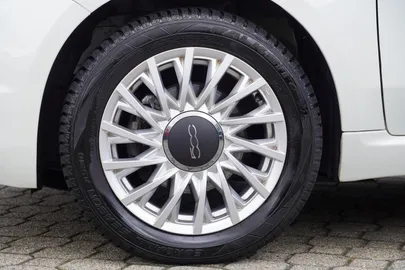 Car image 22