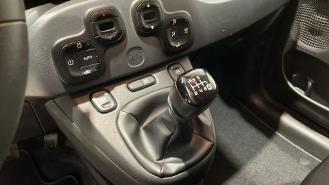 Car image 18