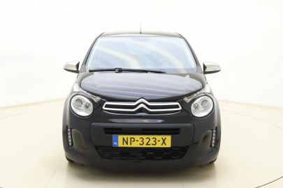 Car image 3