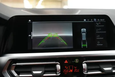 Car image 32