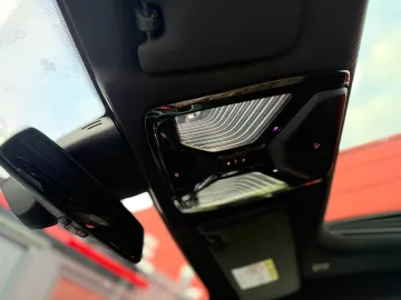 Car image 46