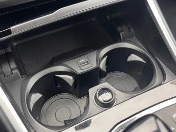 Car image 33