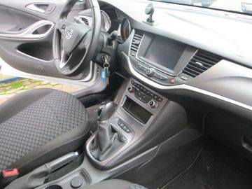 Car image 8