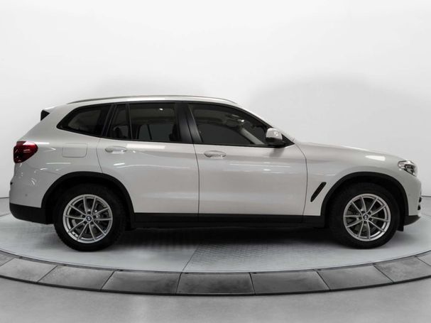 BMW X3 xDrive20d Advantage 140 kW image number 2