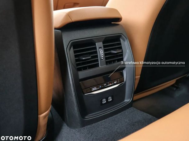 BMW 320i 135 kW image number 19