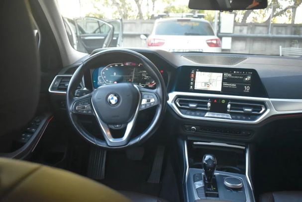 BMW 320d xDrive 140 kW image number 13