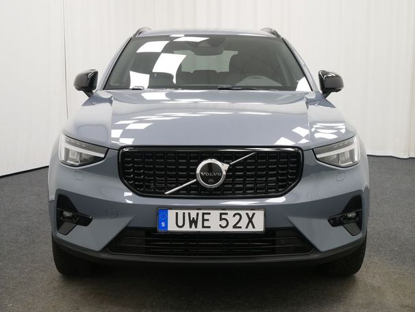 Volvo XC40 Recharge T4 Plus Dark 157 kW image number 6