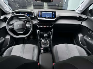 Car image 13