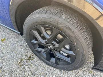 Car image 28