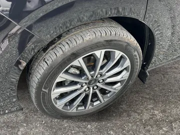 Car image 27