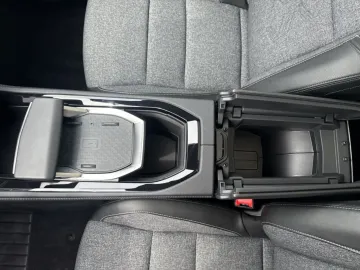 Car image 38