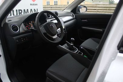 Car image 16